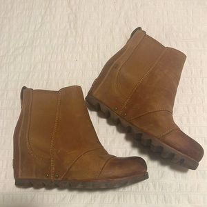 Sorel cognac leather wedge Evie waterproof Chelsea booties